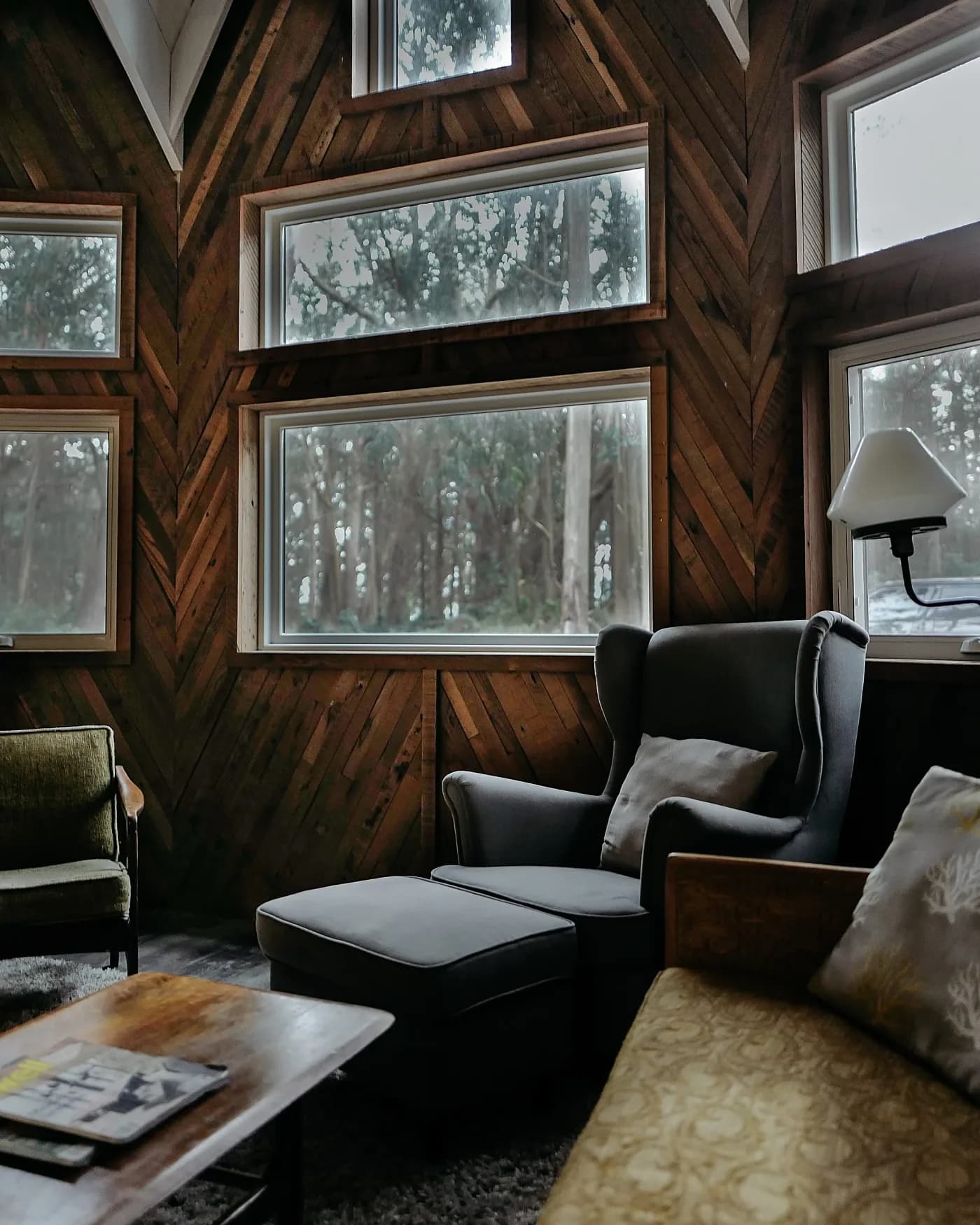 A supportive, calm setting for psychedelic-assisted therapy